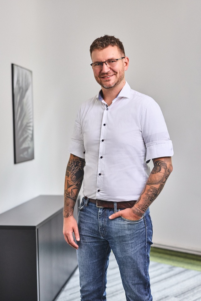 Dustin Feld